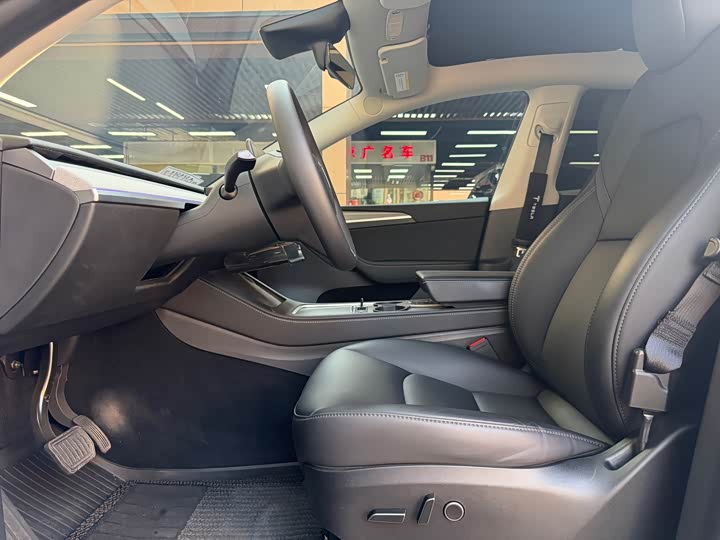 Фото 4 - Tesla Model Y