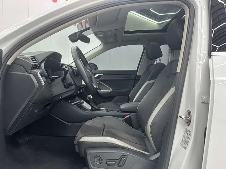 Фото 4 - Audi Q3