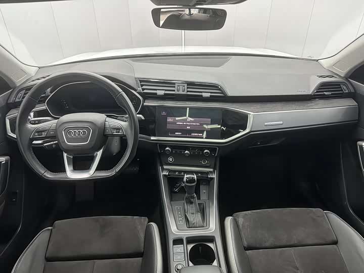 Фото 6 - Audi Q3