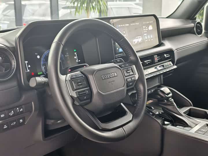 Фото 8 - Toyota Prado