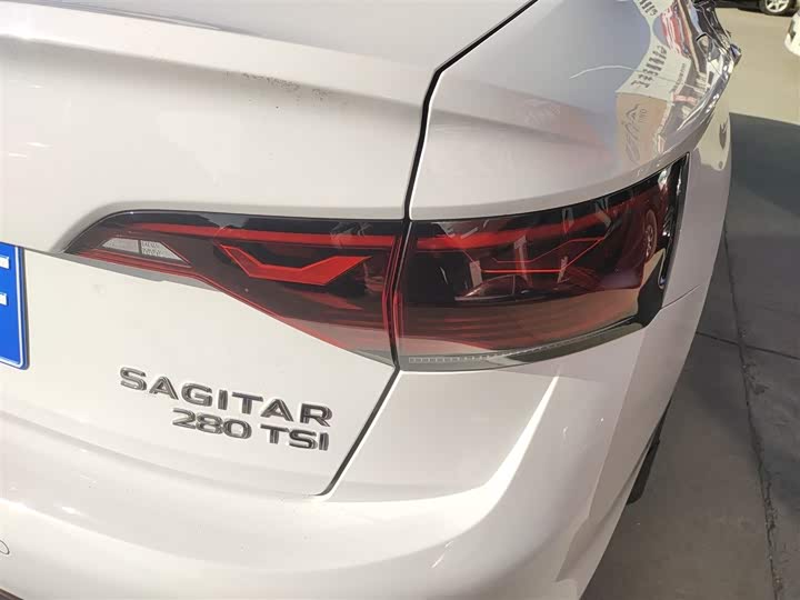 Фото 8 - Volkswagen Sagitar L