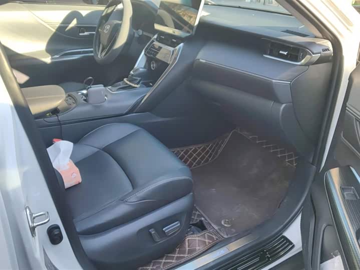 Фото 8 - Toyota Venza