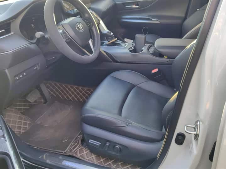 Фото 9 - Toyota Venza