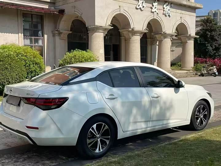 Фото 4 - Nissan Sylphy