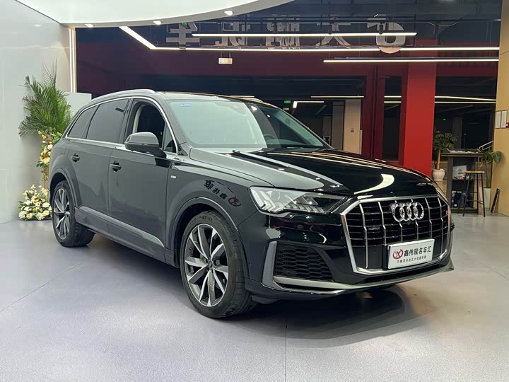 Фото 4 - Audi Q7