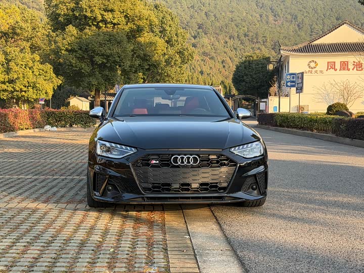 Фото 2 - Audi S4