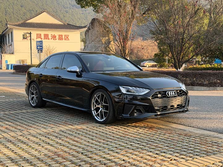 Фото 3 - Audi S4