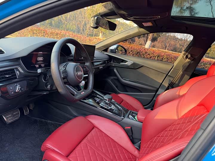 Фото 5 - Audi S4