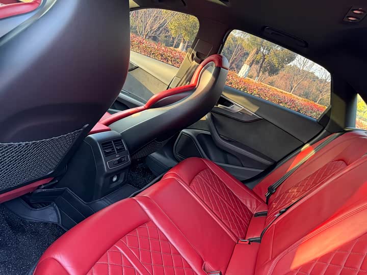 Фото 7 - Audi S4