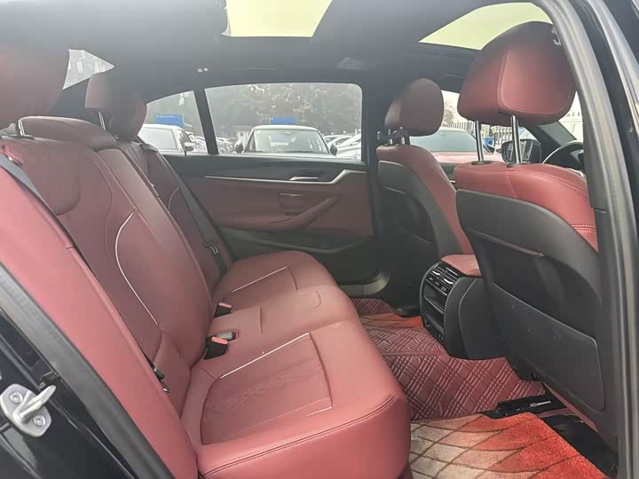 Фото 6 - BMW 5 Series