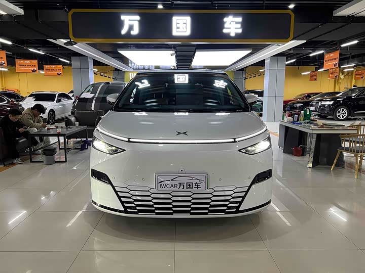 Фото 1 - XPeng X9