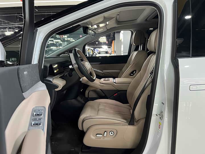 Фото 4 - XPeng X9