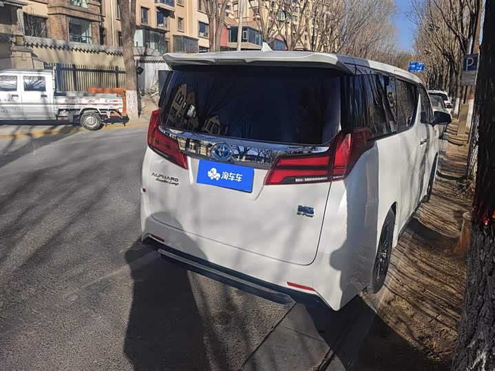 Фото 3 - Toyota Alphard