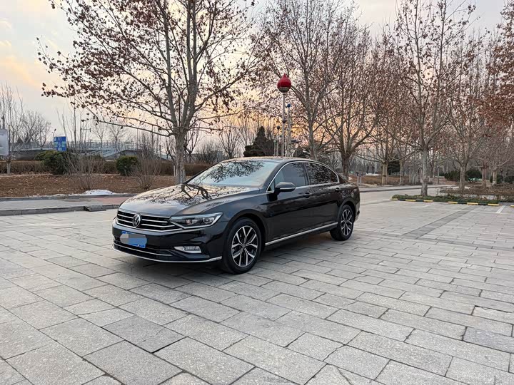 Фото 1 - Volkswagen Magotan