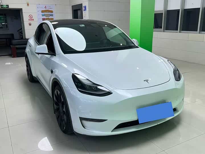 Фото 3 - Tesla Model Y