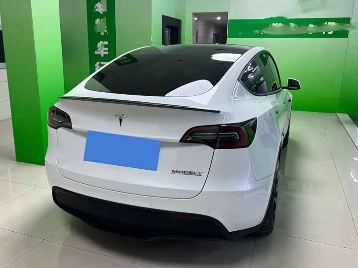Фото 6 - Tesla Model Y