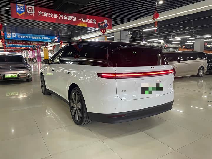 Фото 9 - LiXiang i8