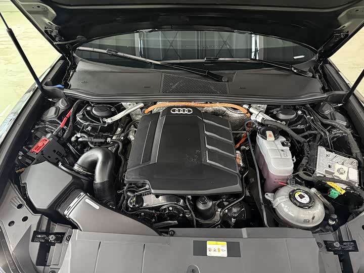 Фото 2 - Audi A6L Hybrid