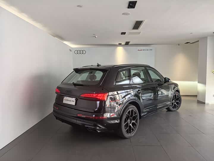 Фото 5 - Audi Q7