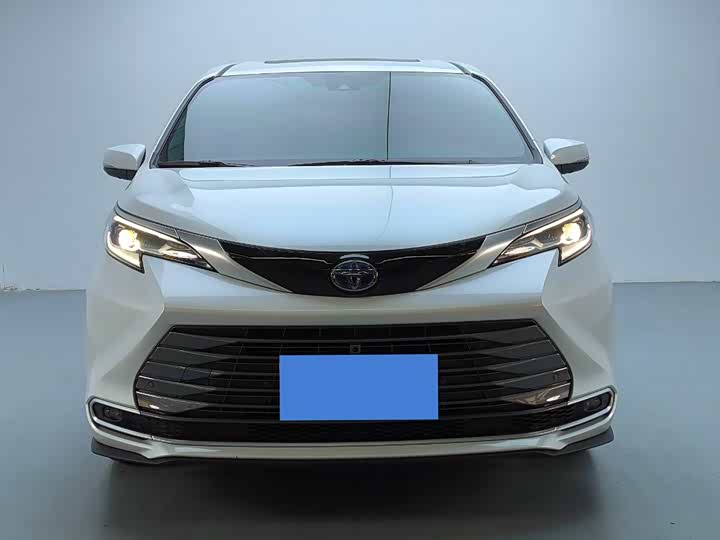 Фото 2 - Toyota Sienna