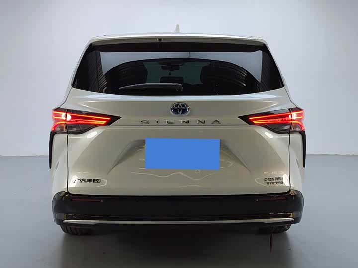 Фото 3 - Toyota Sienna