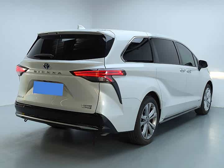 Фото 4 - Toyota Sienna