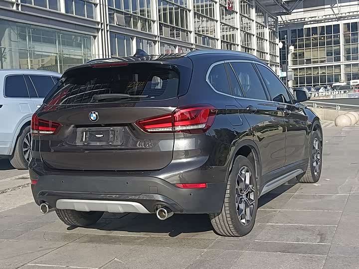 Фото 8 - BMW X1