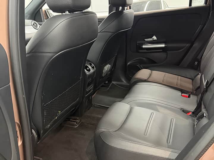 Фото 9 - Mercedes-Benz EQA