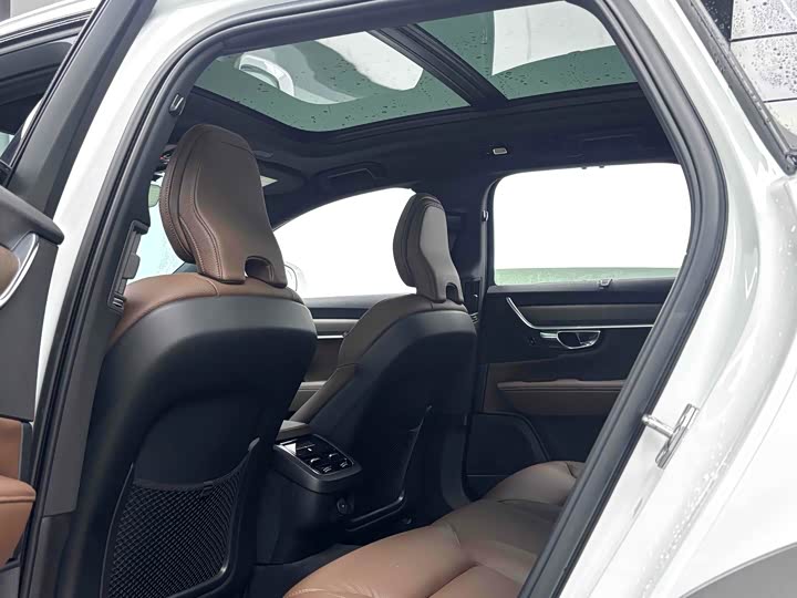 Фото 5 - Volvo V90