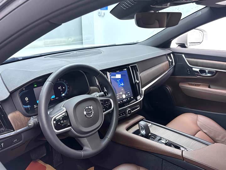 Фото 6 - Volvo V90