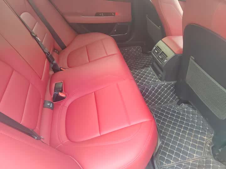 Фото 6 - Jaguar XE L