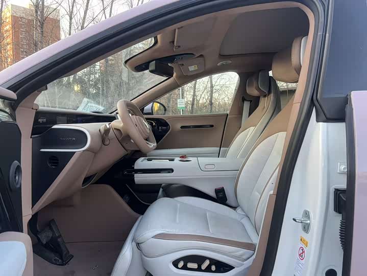 Фото 4 - Avatr 07