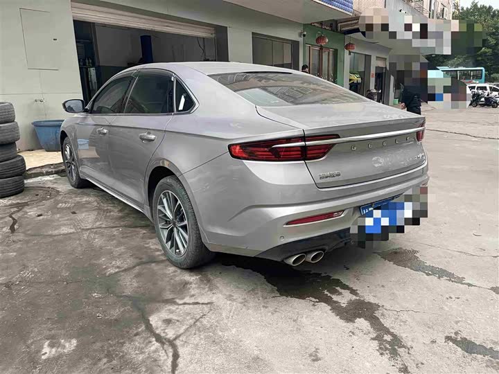 Фото 3 - Geely Preface