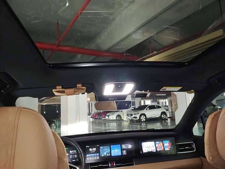 Фото 9 - LiXiang One