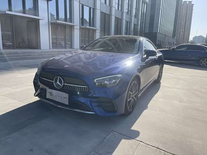 Фото 1 - Mercedes-Benz E-Class