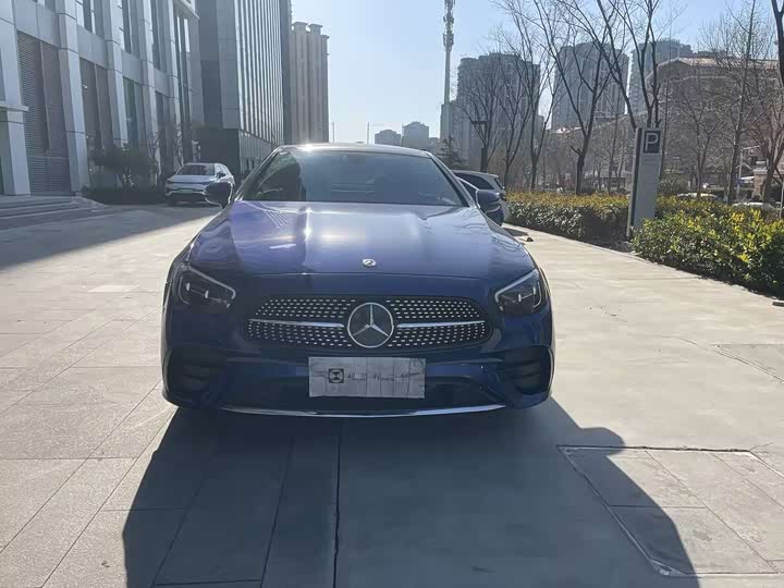 Фото 2 - Mercedes-Benz E-Class