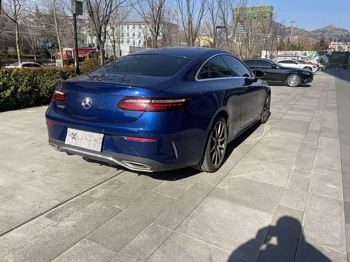 Фото 6 - Mercedes-Benz E-Class