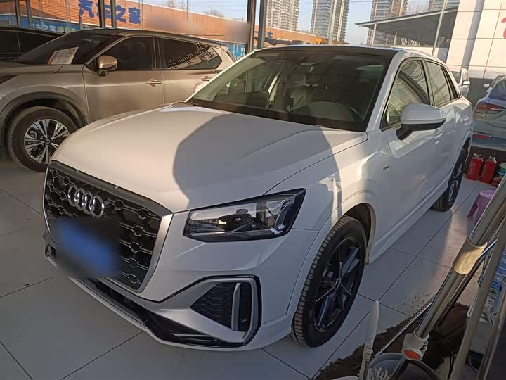 Фото 2 - Audi Q2L