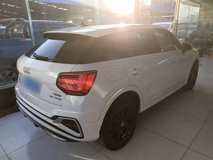 Фото 7 - Audi Q2L