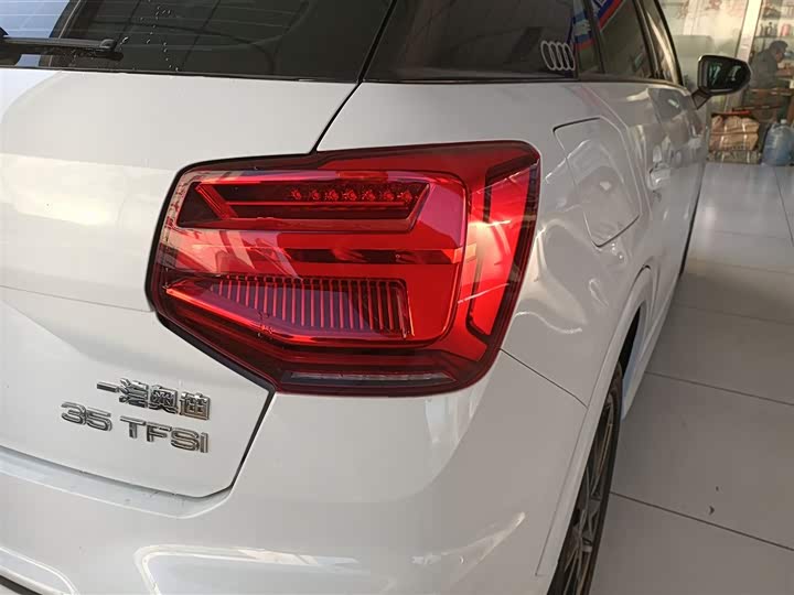 Фото 8 - Audi Q2L