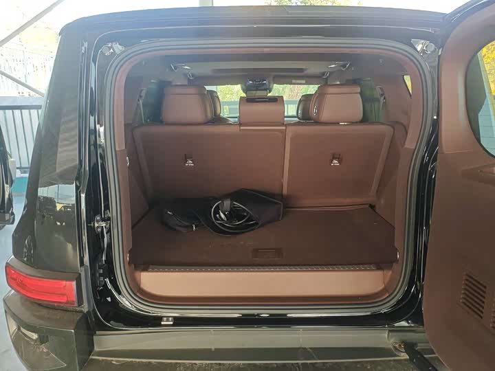 Фото 5 - Tank 700 Hybrid