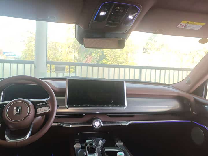 Фото 9 - Tank 700 Hybrid