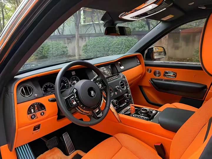 Фото 2 - Rolls-Royce Cullinan