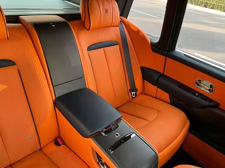 Фото 3 - Rolls-Royce Cullinan