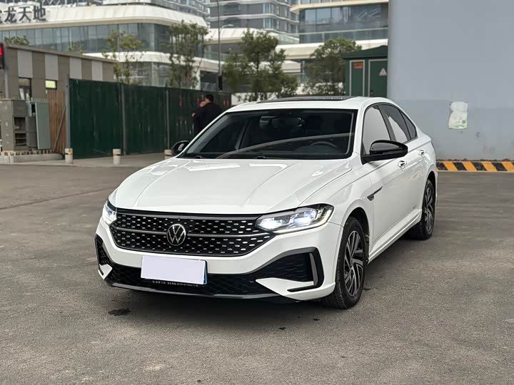 Фото 1 - Volkswagen Lavida