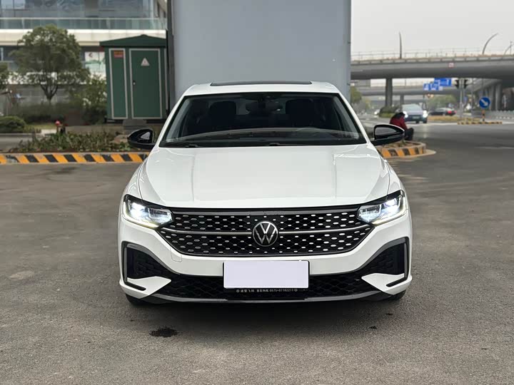 Фото 2 - Volkswagen Lavida