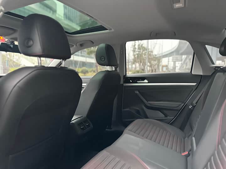 Фото 6 - Volkswagen Lavida