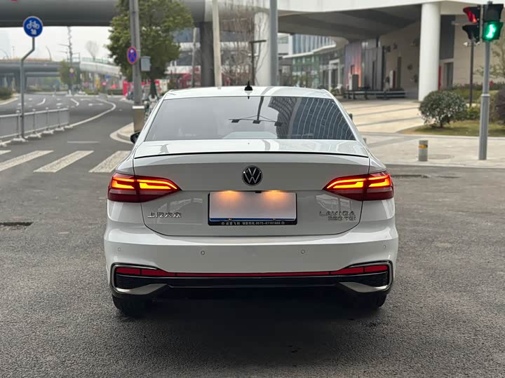 Фото 8 - Volkswagen Lavida