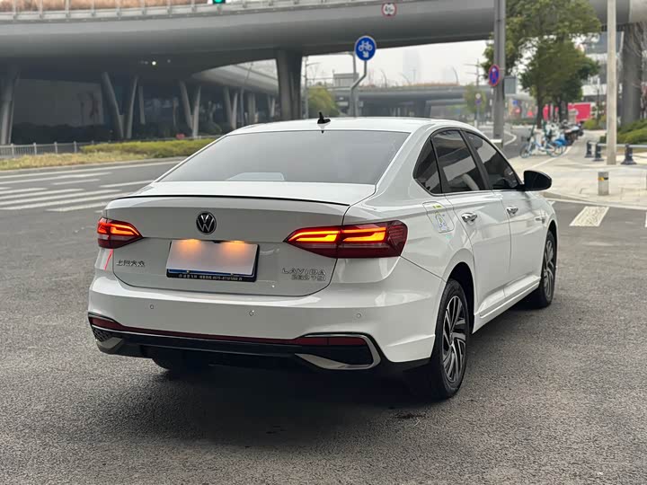 Фото 9 - Volkswagen Lavida