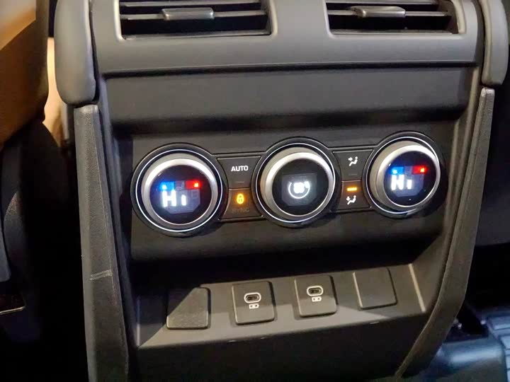 Фото 9 - Land Rover Defender